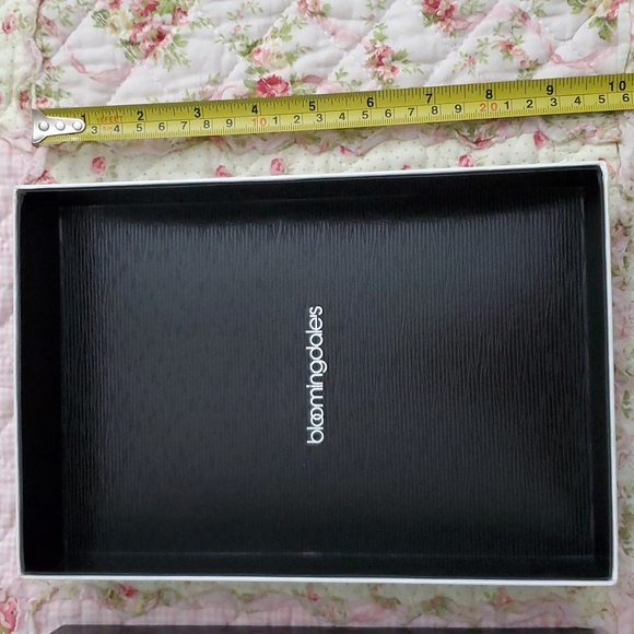 Bloomingdale's gift box large - Picture 5 of 7